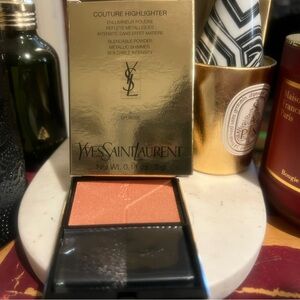 Yves Saint Laurent Couture Highlighter in 2 or Rose